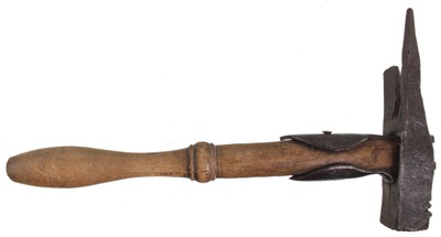 Unmarked: Early European Strap Type Hammer