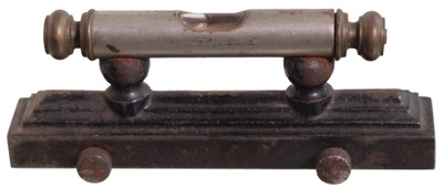 Davis L. & T. Company (Unmarked), No. 11: 4" Pedestal Level