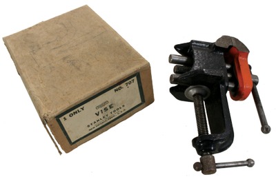Stanley Rule & Level, No. 707: Unused 1 1/2" Jaw Bench Vise