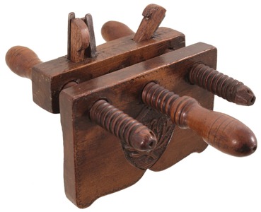 Unmarked: Carved And Decor. Three Arm Croze
