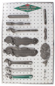 Diamond Horseshoe Caulk Company, Duluth, Minnesota: Orig. Hdwe. Store Display Of Wrench Mf