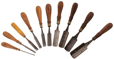 W. Greaves & Sons, Sheaf Works, Sheffield, England: Stepped Set Of Ten Tang Gouges