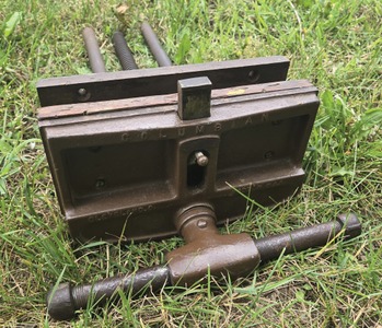 Columbian Vise & Manufacturing Company, Cleveland, Ohio: Quick-Adjust Woodworker's Vise