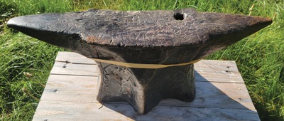 Unmarked: Early Double Horn Anvil