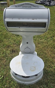 Standard Computing Scale Company, Detroit, Michigan: Extra Clean Ceramic Butcher Shop Scale