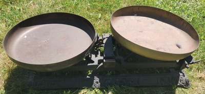 Unmarked: Early Cast Iron Body Balance Scale