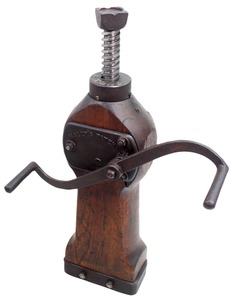 Joseph Haley & Company, Manchester, England: Massive Four Ton Screw Lift Jack