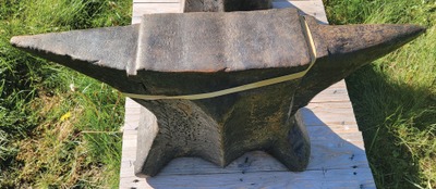 Unmarked: Early Double Horn Anvil