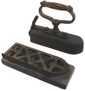 Unmarked: Early Commercial Type Sad Iron