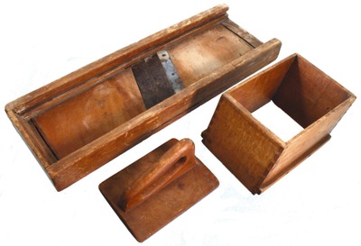 Unmarked: Early Wooden Cabbage Cutter