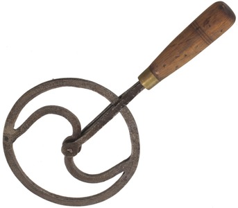 Unmarked: Early Forged Iron Traveler