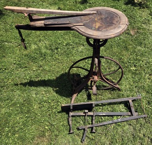 W.F. & John Barnes Company, Rockford, Illinois: "Velocipede" Type Jig Saw