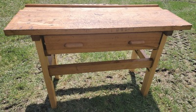 Unmarked: Clean & Usable Wdwkrs. Work Bench