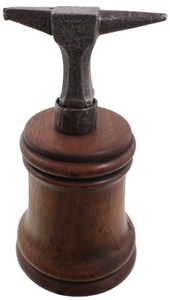 Unmarked: Showy Dbl. Horn Jewler's Anvil