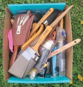 Assorted Makers: Lot Of Extra Clean Paint Brushes