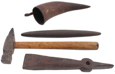 Unmarked: Full Set Of Scythe Mowing Tools
