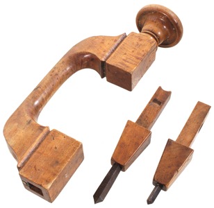 Unmarked: Early Wooden "Pod" Thpe Brace