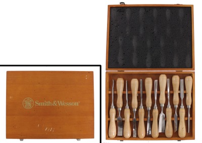 Smith & Wesson, Springfield, Massachusetts: Boxed Set Of 12 Carving Tools