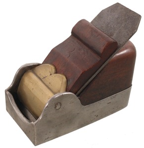 Unmarked: Unus. Dovetailed Sol & Nose Bullnose Plane