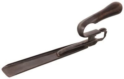Unmarked: Early Horn Handle Farrier's Butteris