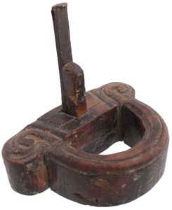 Unmarked: Early Carved Wooden Router Plane