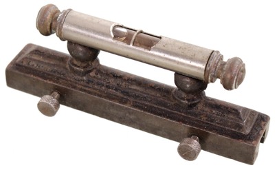 Davis L. & T. Company (Unmarked), No. 11: 4" Pedestal Level