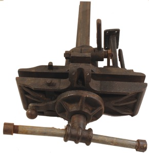 Unmarked: Cast Iron 6" Jaw Pattern Mkrs. Vise