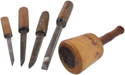 Assorted Makers: Wkg. Set Of Four "Pigsticker" Chisels
