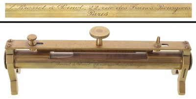 J. Brosset et Poinot, 22 Rue des Francs-Bourgeois, Paris, France: Extra Clean Footed Precision Level
