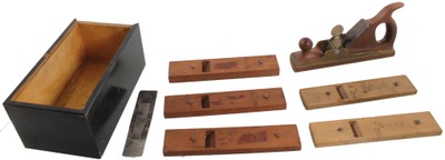 Unmarked: Mahogany & Brass Pattern Mkrs. Plane