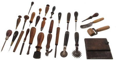 Assorted Makers: Lot Of Sound & Usabl Leather Tools