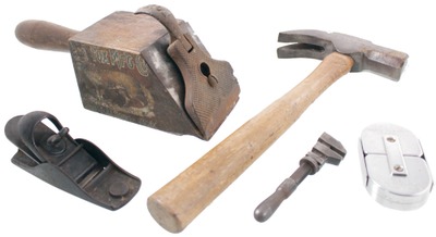 Assorted Makers: Collectible Items Opportunity Lot