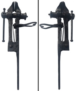 Unmarked: Massive 6" Jaw B'smith's Post Vise