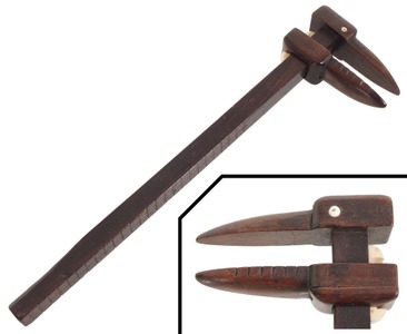 Unmarked: Early Rosewood Body Shoe Measure Bs