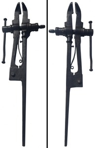 Unmarked: Early Hand Forged B'smith's Post Vise