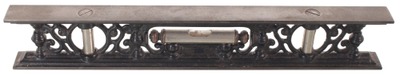 Davis L. & T. Company (Unmarked), No. 7: Cast Iron Carpenters Level