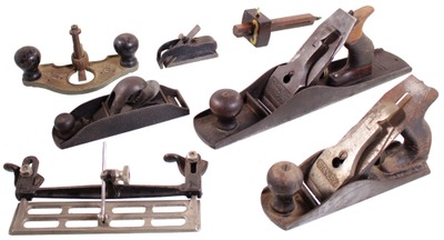 Stanley Rule & Level: Lot Of Sound & Usabl Woodworking Tools