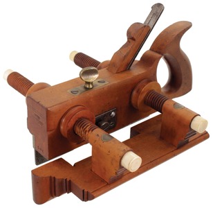 J.M. McCune & Company, Columbus, Ohio, No. 105: Handled Boxwood Plow Plane