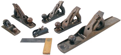 Stanley Rule & Level: Lot Of Sound & Usabl Woodworking Tools