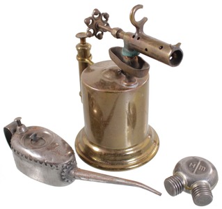 Keyes, Leeds, England: Extra Clean Pump Type Oil Can