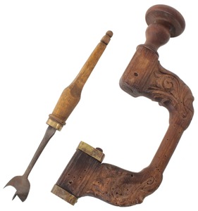 Unmarked: Early Carved Body Wooden Brace