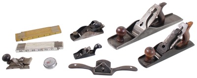 Stanley Rule & Level: Lot Of Sound & Usabl Woodworking Tools