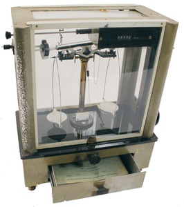 Voland & Sons, New Rochelle, New York: Precision Laboratory Scale
