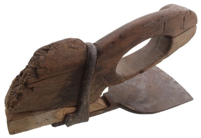 Unmarked: Early European Stirrup Adze