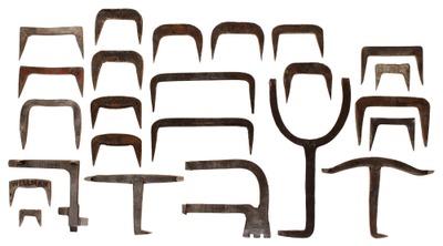Unmarked: Lot Of Early Hand Forged Bench Stops