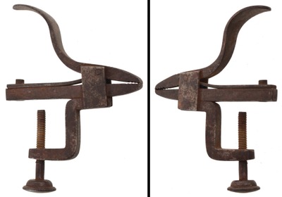Unmarked: Early Iron Body Sewing "Bird"