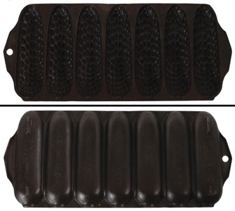 Griswold Manufacturing Company, Erie, Pennsylvania, No. 272: Extra Clean Cast Iro Wheat Stick Pan