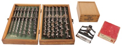 Assorted Makers: Two Extra Clean Woodworking Tools