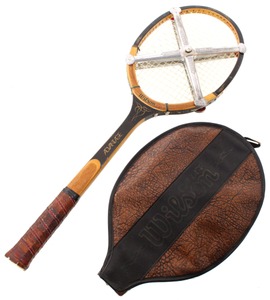 Wilson Sporting Goods Co./Chicago: Extra Clean Wilson "Advantage" Tennis R