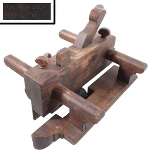 R. Wells, Trenton, New York: Early Screw Lock Arm Plow Plane